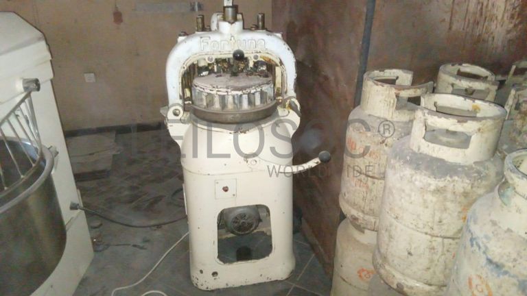 Divisora de massa   ·