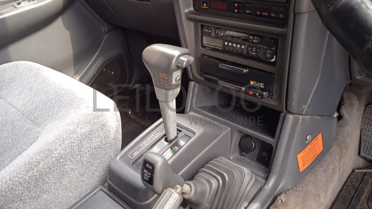 Mitsubishi Pajero ·