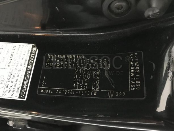 Toyota Avensis 2.0 D-4D · Ano 2011