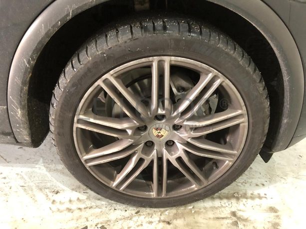 Porsche Cayenne 3.0 D · Ano 2012