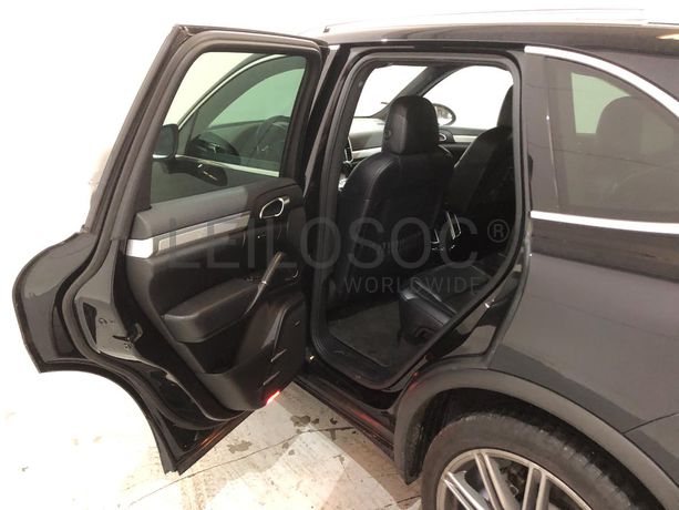 Porsche Cayenne 3.0 D · Ano 2012