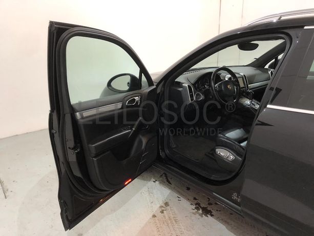Porsche Cayenne 3.0 D · Ano 2012