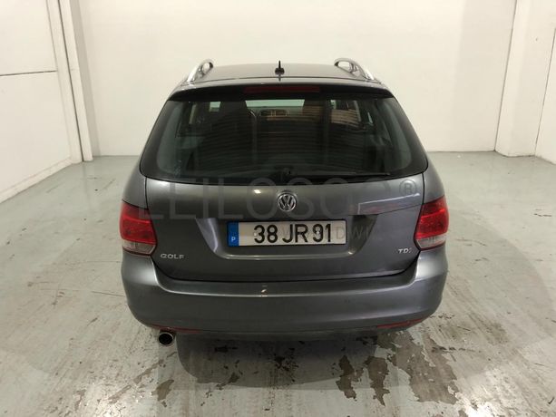 Volkswagen Golf 1.6 TDI · Ano 2010