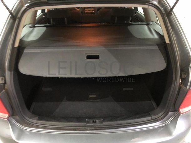 Volkswagen Golf 1.6 TDI · Ano 2010