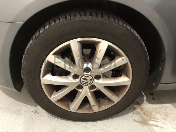 Volkswagen Golf 1.6 TDI · Ano 2010