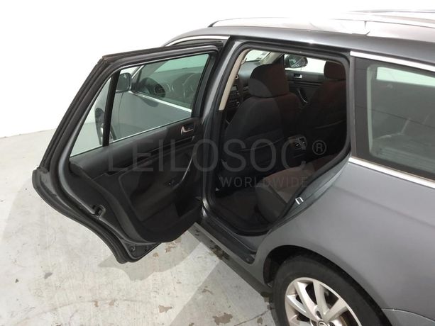 Volkswagen Golf 1.6 TDI · Ano 2010