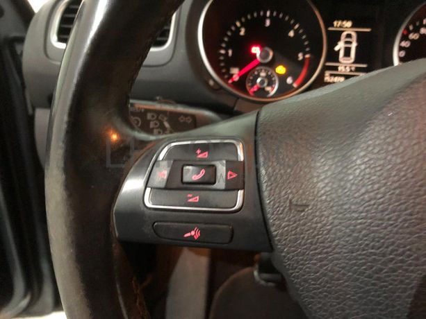Volkswagen Golf 1.6 TDI · Ano 2010