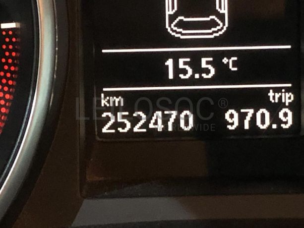 Volkswagen Golf 1.6 TDI · Ano 2010