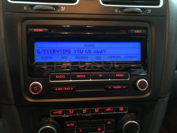 Volkswagen Golf 1.6 TDI · Ano 2010