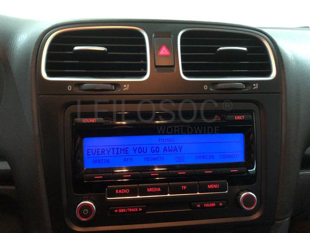 Volkswagen Golf 1.6 TDI · Ano 2010