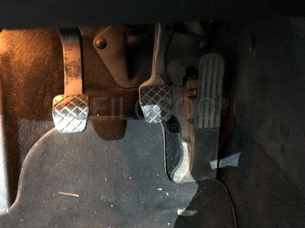 Volkswagen Golf 1.6 TDI · Ano 2010