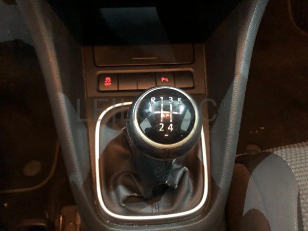 Volkswagen Golf 1.6 TDI · Ano 2010