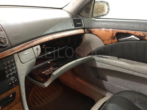 Mercedes-Benz E 270 · Ano 2002