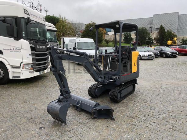 Mini Giratória Rastos Volvo EC15D