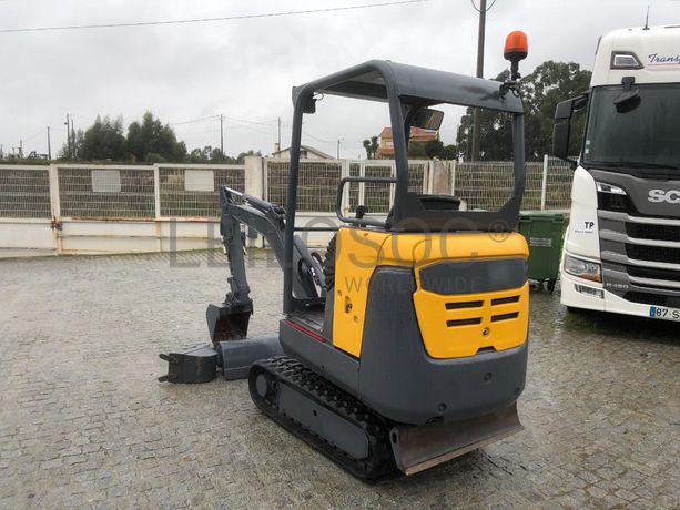 Mini Giratória Rastos Volvo EC15D