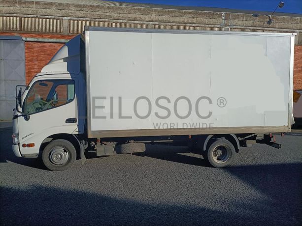 Toyota Dyna 35.33 D4D · Ano 2009 · Plataforma Elevatória