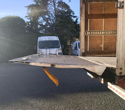 Toyota Dyna 35.33 D4D · Ano 2009 · Plataforma Elevatória