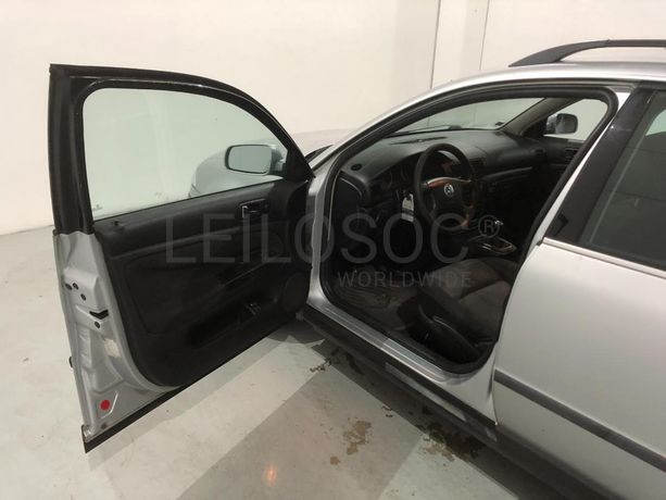 Volkswagen Passat 1.9 TDI· Ano 2001