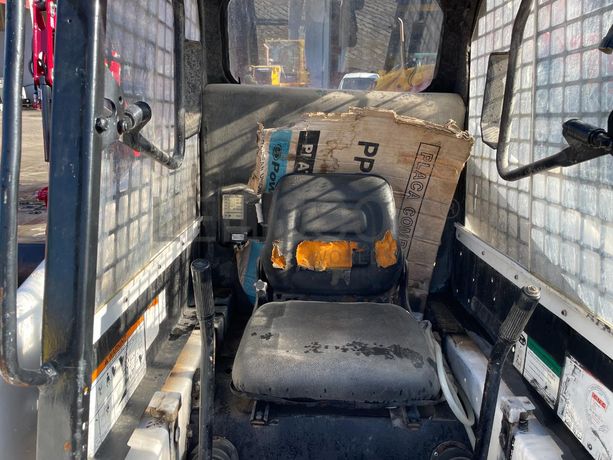 Mini Pá Carregadora Bobcat 553