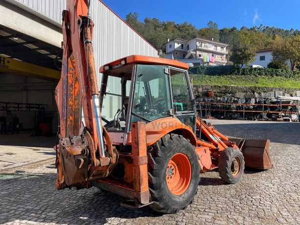 Retroescavadora New Holland FB100