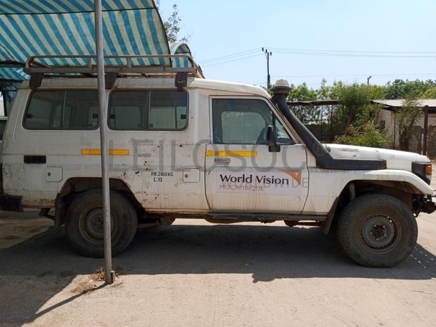 Toyota Land Cruiser ·