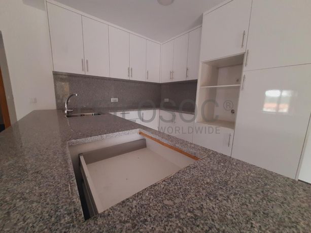 Moradia V5 com Anexo e Logradouro · Chaves