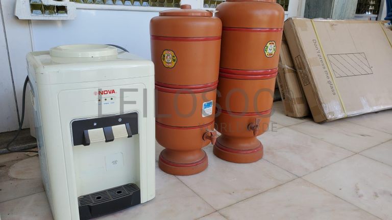 Bebedouro e filtros de água ·