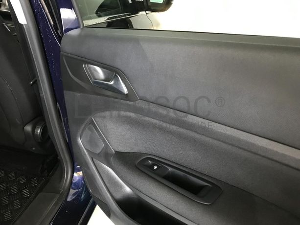 Peugeot 308 1.6 Blue HDI · Ano 2015