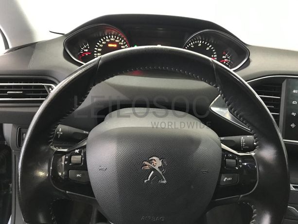 Peugeot 308 1.6 Blue HDI · Ano 2015