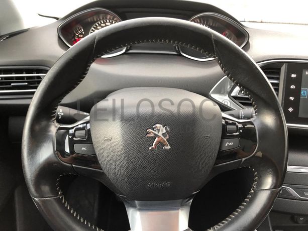 Peugeot 308 · Ano 2015