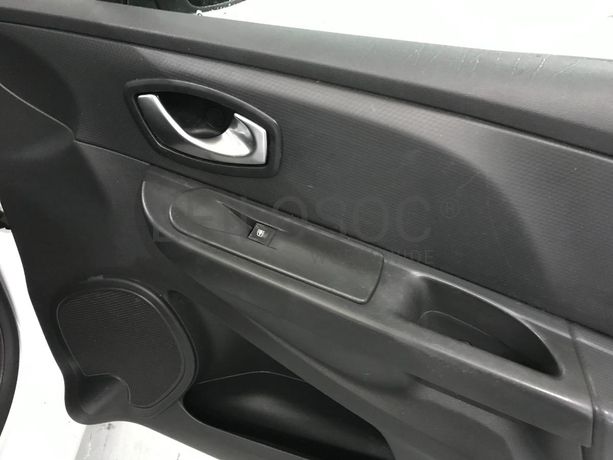 Renault Clio 1.5 DCI · Ano 2016