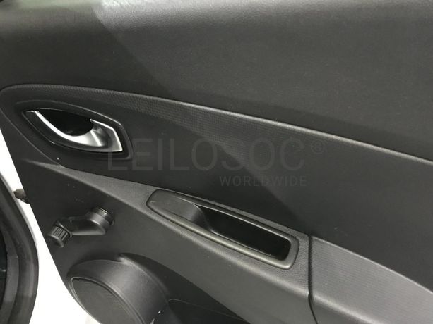 Renault Clio 1.5 DCI · Ano 2016