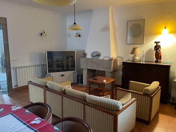 Moradia V6 · Almeida, Guarda