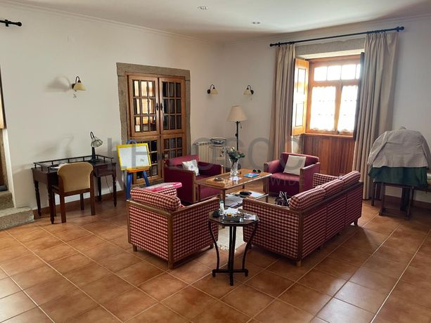 Moradia V6 · Almeida, Guarda