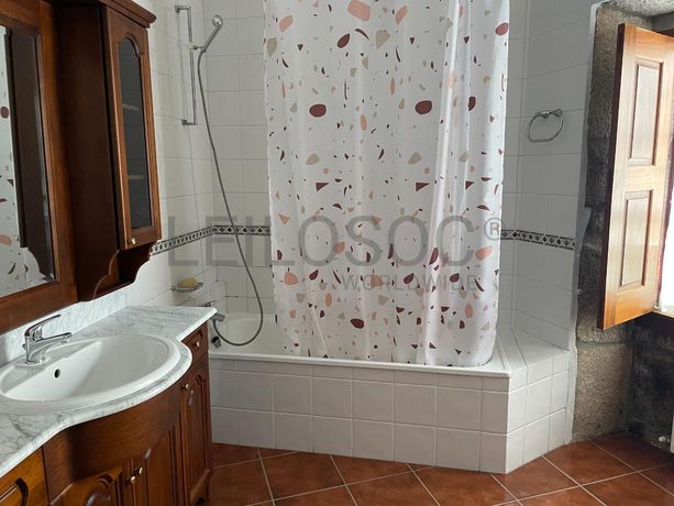 Moradia V4 · Almeida, Guarda