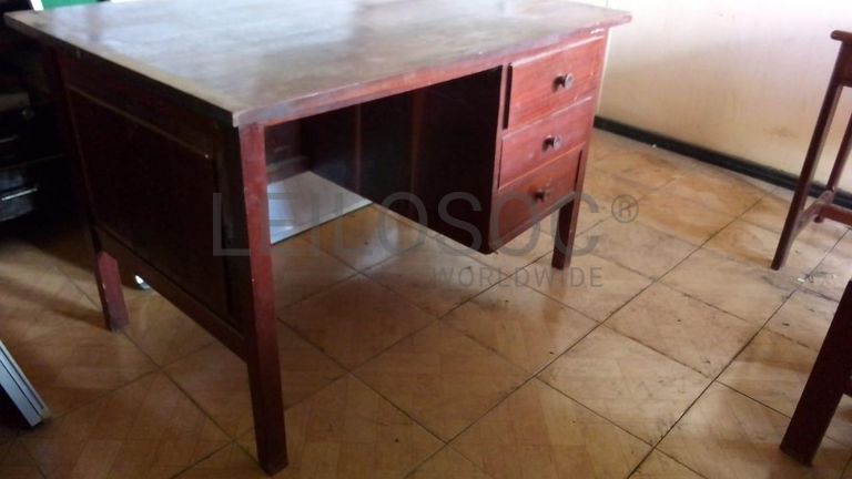 Mobiliário de escritório ·