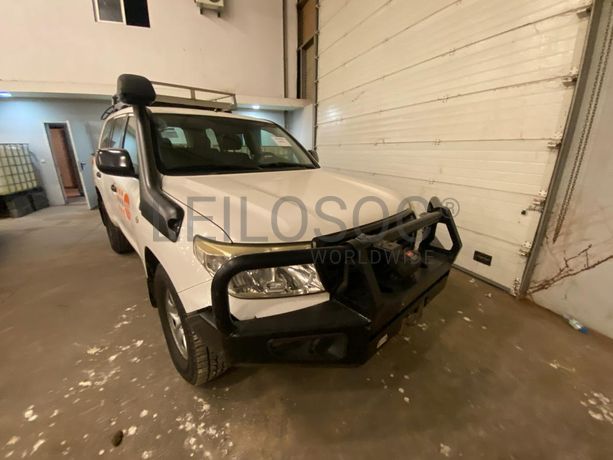 Veículo Toyota Land Cruiser ·