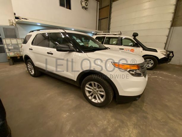 Veículo Ford Explorer ·