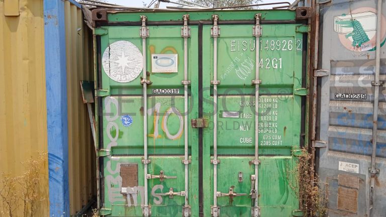 Pranchas metálicas + Mobiliario de escritorio + Mobiliário de escritório + Mobiliário de escritório + Armários metálicos + Mobiliário de escritório + Mobiliário de escritório + Mobiliário de escritório + Mobiliário de escritório + Ar Condicionado + Mobiliário de escritório + Diversos + Diversos + Pastas de arquivo + Contentor de 40P ·