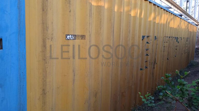 Mobiliário de escritório + Diversos + Diversos + Diversos + Material Informático + Rolos de Arame + Diversos + Diversos + Para Choques + Contentor de 40P ·