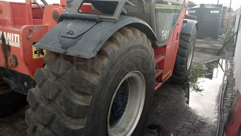 Empilhador Telescópico  MANITOU MHT 10210 ·