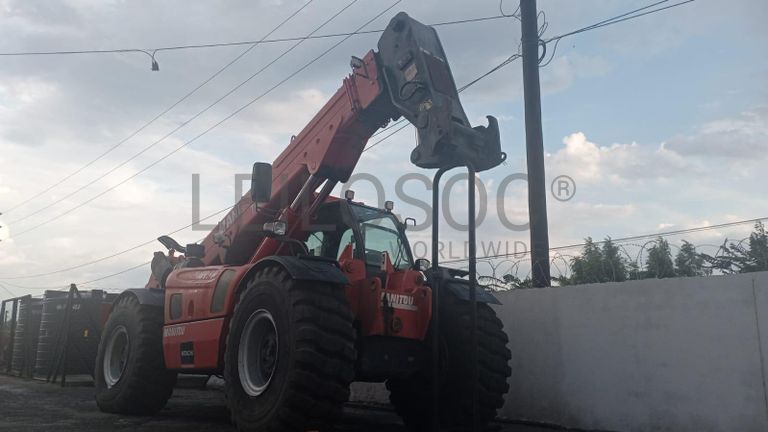 Empilhador Telescópico  MANITOU MHT 10210 ·