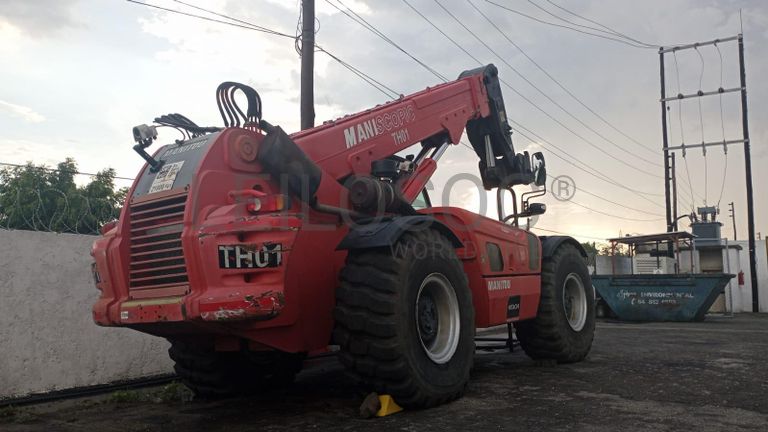 Empilhador Telescópico  MANITOU MHT 10210 ·