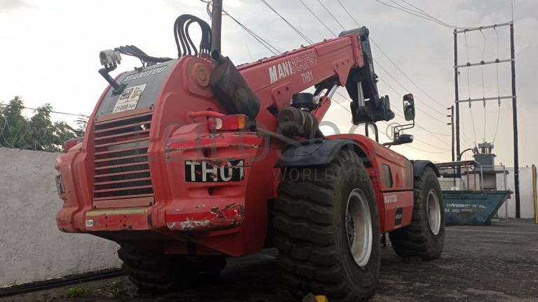 Empilhador Telescópico  MANITOU MHT 10210 ·