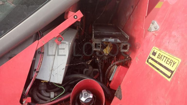 Empilhador Telescópico  MANITOU MHT 10210 ·