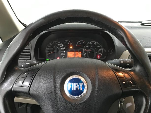 Fiat Punto 1.3D · Ano 2006