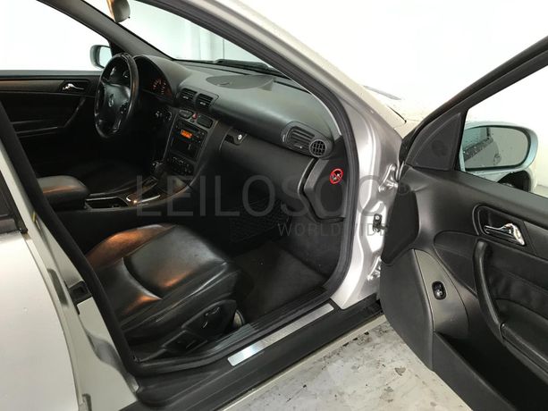 Mercedes-Benz C220 CDI 2.2 · Ano 2003