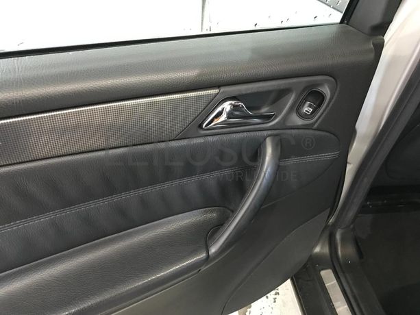 Mercedes-Benz C220 CDI 2.2 · Ano 2003