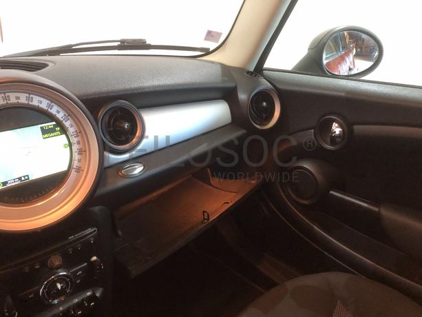 Mini Cooper 1.6D · Ano 2013