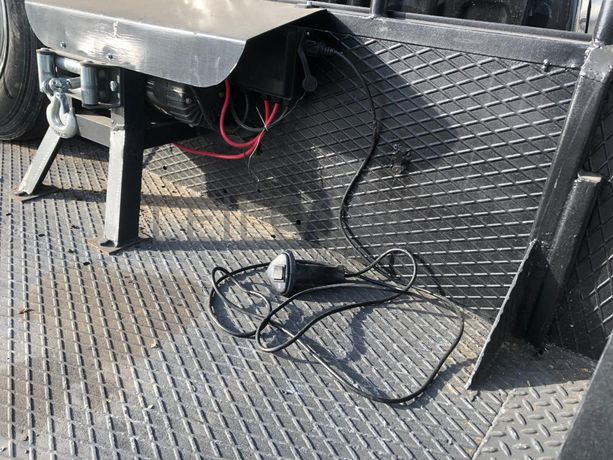 Reboque Toyota Dyna 250 · Ano 1990